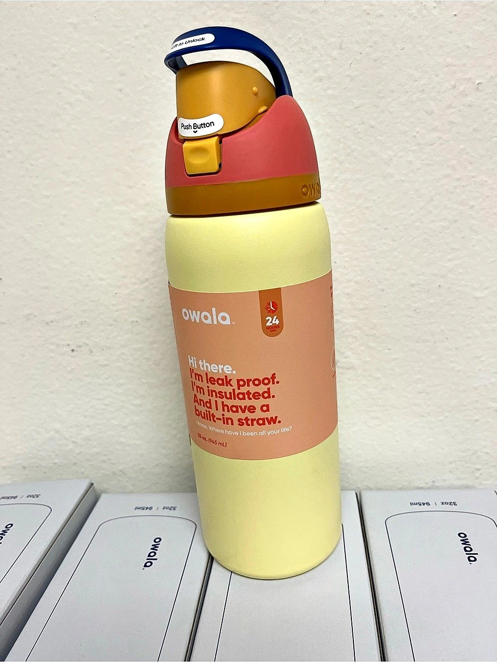 Owala FreeSip Water Bottle in Yellow & Orange NWT 32 oz